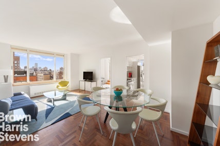 2373 Broadway 1727, Upper West Side, NYC - 3 Bedrooms  
2.5 Bathrooms  
5 Rooms - 