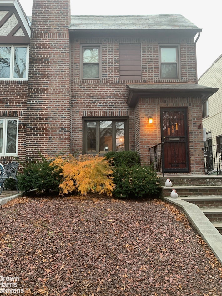 Photo 1 of 85 -14 67th Avenue, Rego Park, Queens, NY, $899,000, Web #: 23348442