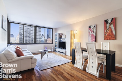 235 East 40th Street 32F, Midtown East, NYC - 1 Bedrooms  
1 Bathrooms  
3 Rooms - 