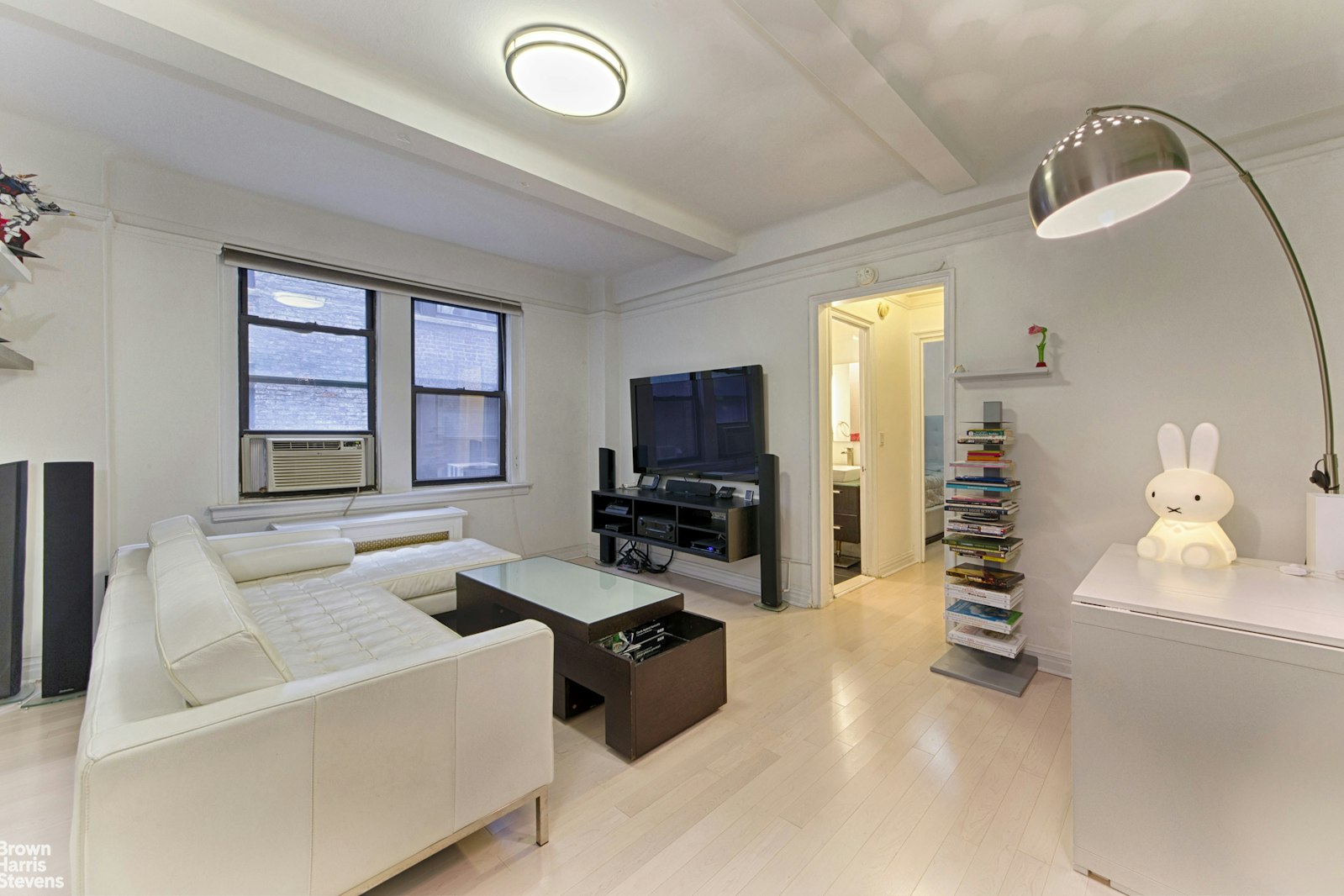 Photo 1 of 142 East 49th Street 7C, Midtown East, NYC, $3,300, Web #: 23350819