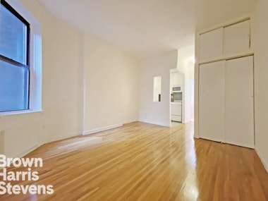 437 West 48th Street 4C, Midtown West, NYC - 1 Bedrooms  
1 Bathrooms  
3 Rooms - 