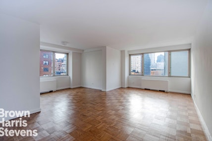 444 East 82nd Street 15B, Upper East Side, NYC - 2 Bedrooms  
2 Bathrooms  
4.5 Rooms - 