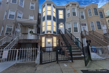 489 Mercer Street, Jersey City  Journal Square, New Jersey - 6 Bedrooms  
5 Bathrooms  
10 Rooms - 