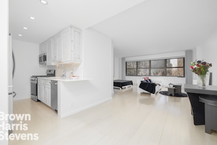 Property for Sale at 160 West End Avenue 3F, Upper West Side, NYC - Bathrooms: 1 
Rooms: 2.5 - $499,000