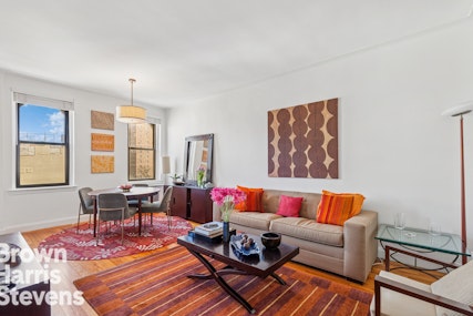 87 East 2nd Street 5C, East Village, NYC - 1 Bedrooms  
1 Bathrooms  
3 Rooms - 