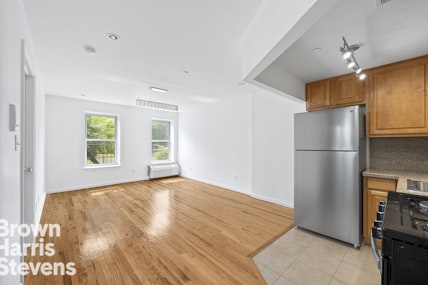 35 Essex Street 2D, Lower East Side, NYC - 1 Bedrooms  
1 Bathrooms  
3 Rooms - 