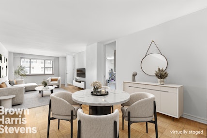 300 East 40th Street, Murray Hill, NYC - 2 Bedrooms  
1 Bathrooms  
4 Rooms - 