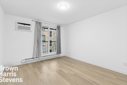 134 East 22nd Street 408, Gramercy Park, NYC - 1 Bedrooms  
1 Bathrooms  
3 Rooms - 