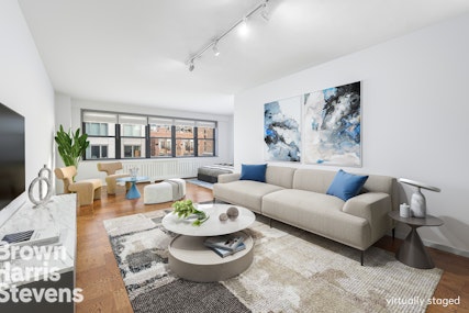 330 Third Avenue 8J, Gramercy Park, NYC - 1 Bedrooms  
1 Bathrooms  
2.5 Rooms - 