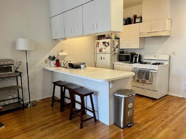 210 Jefferson St 2D, Hoboken, New Jersey - 2 Bedrooms  
1 Bathrooms  
5 Rooms - 