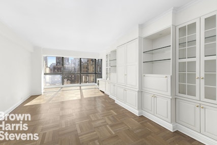 Rental Property at 715 Park Avenue 12E, Upper East Side, NYC - Bedrooms: 1 
Bathrooms: 1 
Rooms: 4  - $6,500 MO.