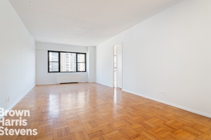 20 West 64th Street 12P, Upper West Side, NYC - 2 Bedrooms  
2 Bathrooms  
5 Rooms - 