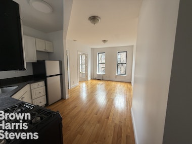 22 Leroy Street 15, West Village, NYC - 2 Bedrooms  
1 Bathrooms  
4 Rooms - 