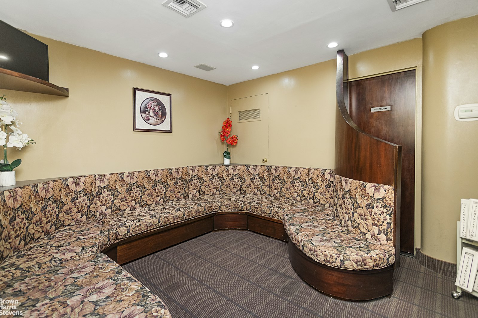 Photo 1 of 871 Fifth Avenue Medical, Upper East Side, NYC, $895,000, Web #: 23383197