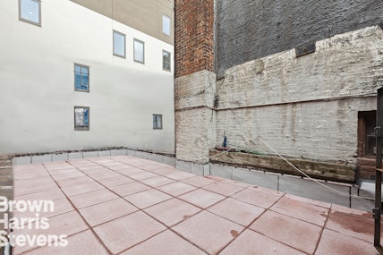 7 Avenue A A, East Village, NYC - 4 Bedrooms  
2 Bathrooms  
7 Rooms - 