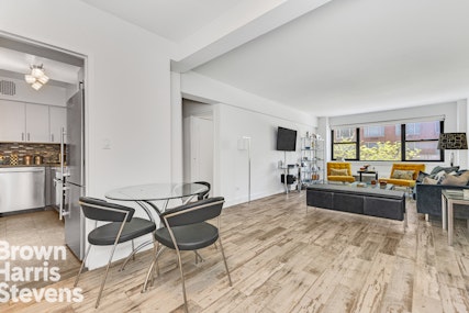305 East 72nd Street 3Ds, Upper East Side, NYC - 1 Bedrooms  
1 Bathrooms  
3 Rooms - 