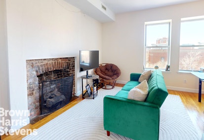 2099 Fifth Avenue 3, Upper Manhattan, NYC - 2 Bedrooms  
1 Bathrooms  
4 Rooms - 