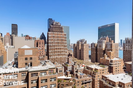 300 East 40th Street 27V, Murray Hill, NYC - 1 Bedrooms  
1 Bathrooms  
3 Rooms - 