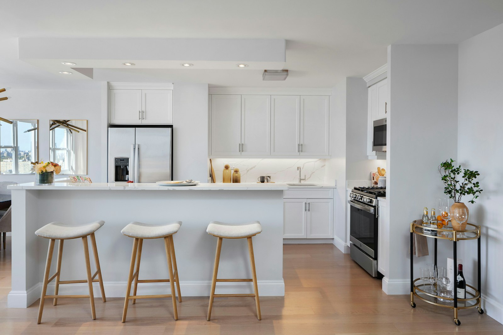 Photo 1 of 155 West 68th Street 1422, Upper West Side, NYC, $1,415,000, Web #: 23429001