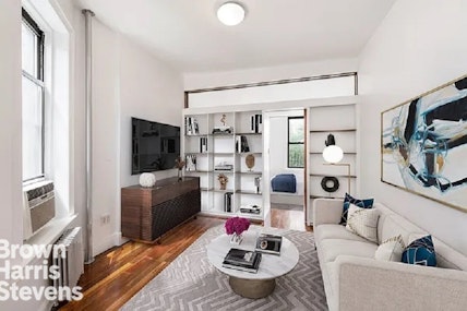 194 Bleecker Street 3B, Greenwich Village, NYC - 1 Bedrooms  
1 Bathrooms  
3 Rooms - 