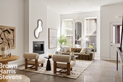 49 East 126th Street, Upper Manhattan, NYC - 5 Bedrooms  
5.5 Bathrooms  
9 Rooms - 