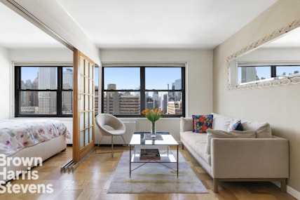 140 West End Avenue 26F, Upper West Side, NYC - 1 Bedrooms  
1 Bathrooms  
3 Rooms - 