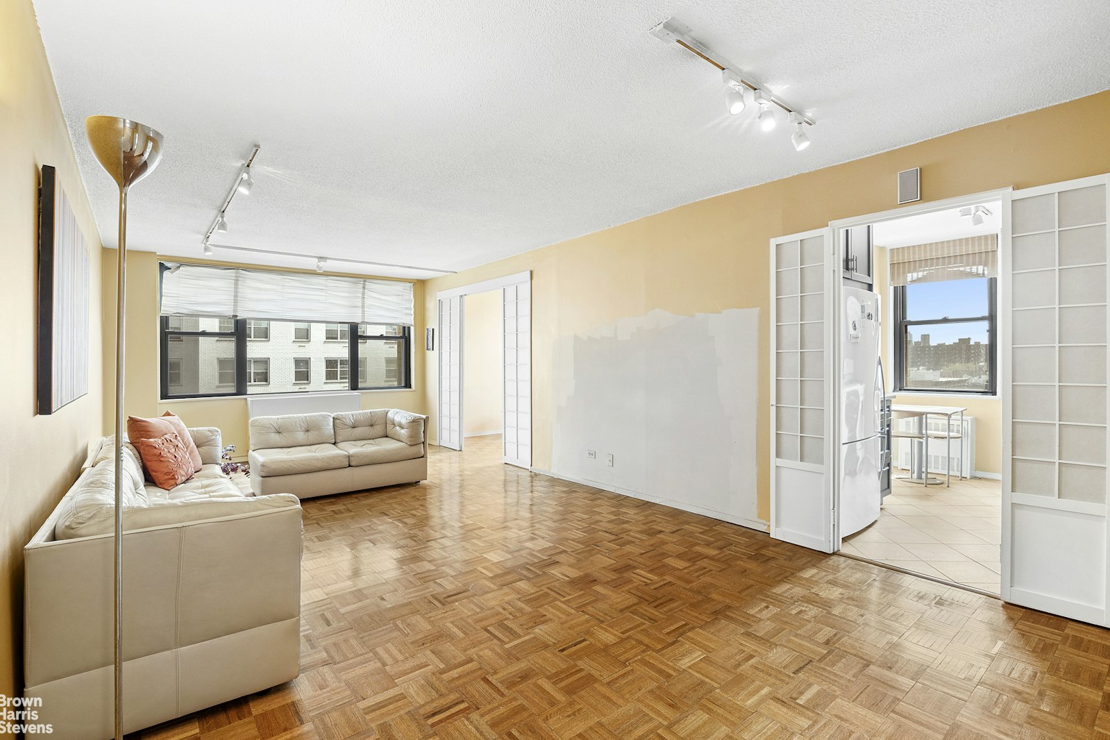 Photo 1 of 201 East 17th Street 8Hj, Gramercy Park, NYC, $8,900, Web #: 23435949