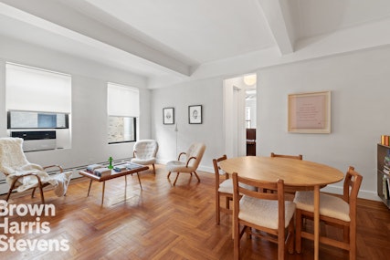 172 East 4th Street 12I, East Village, NYC - 1 Bedrooms  
1 Bathrooms  
3 Rooms - 