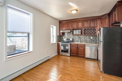 512 Washington Street 1, Hoboken, New Jersey - 2 Bedrooms  
2 Bathrooms  
4 Rooms - 