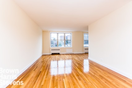 5715 Mosholu Avenue, Riverdale, New York - 2 Bedrooms  
1 Bathrooms  
5 Rooms - 