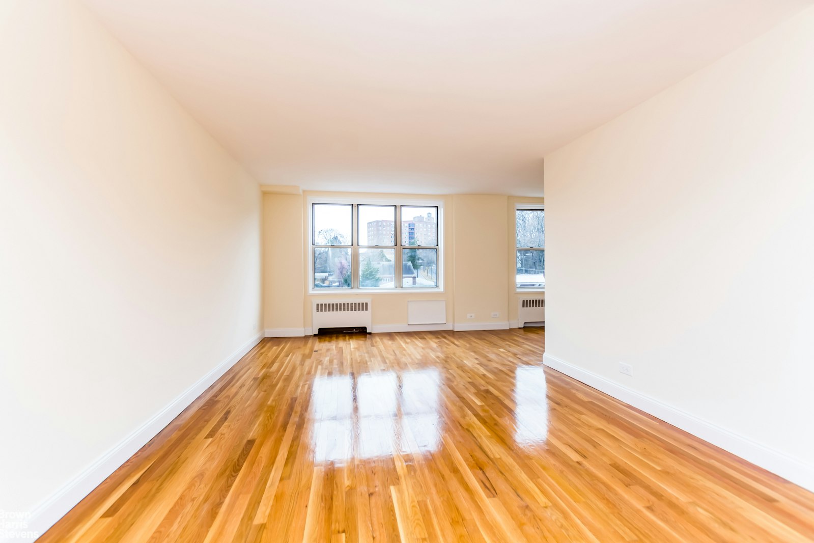 Photo 1 of 5715 Mosholu Avenue, Riverdale, New York, $275,000, Web #: 23440517
