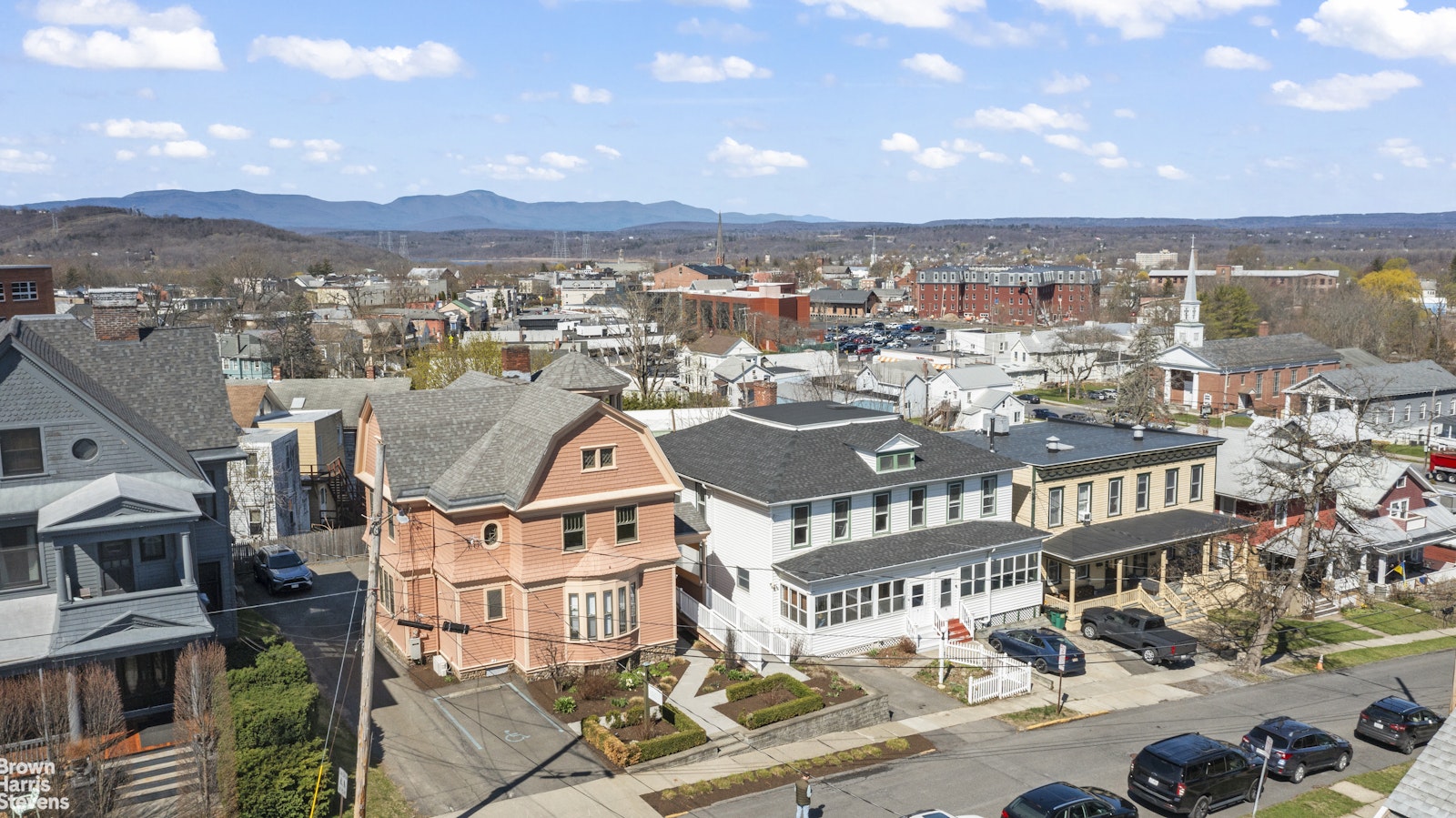 Photo 1 of 7 Mckinstry Place, Hudson, New York, $649,000, Web #: 23441107
