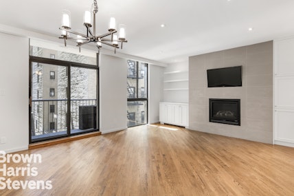 8 West 65th Street 3B, Upper West Side, NYC - 1 Bedrooms  
1 Bathrooms  
3 Rooms - 