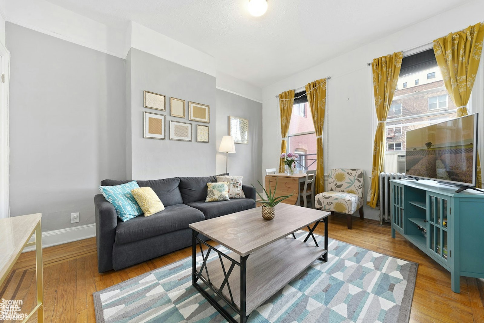Photo 1 of 21 King Street 3, Soho, NYC, $5,200, Web #: 23441393
