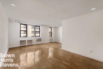 Rental Property at 200 East 28th Street 4E, Gramercy Park, NYC - Bathrooms: 1 
Rooms: 3  - $3,100 MO.