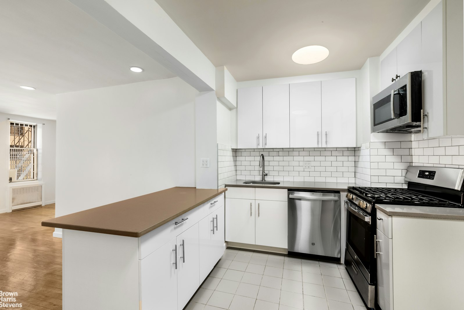 200 East 28th Street Kips Bay New York NY 10016