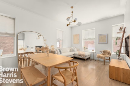 350 West 71st Street 2F, Upper West Side, NYC - 2 Bedrooms  
2 Bathrooms  
4 Rooms - 