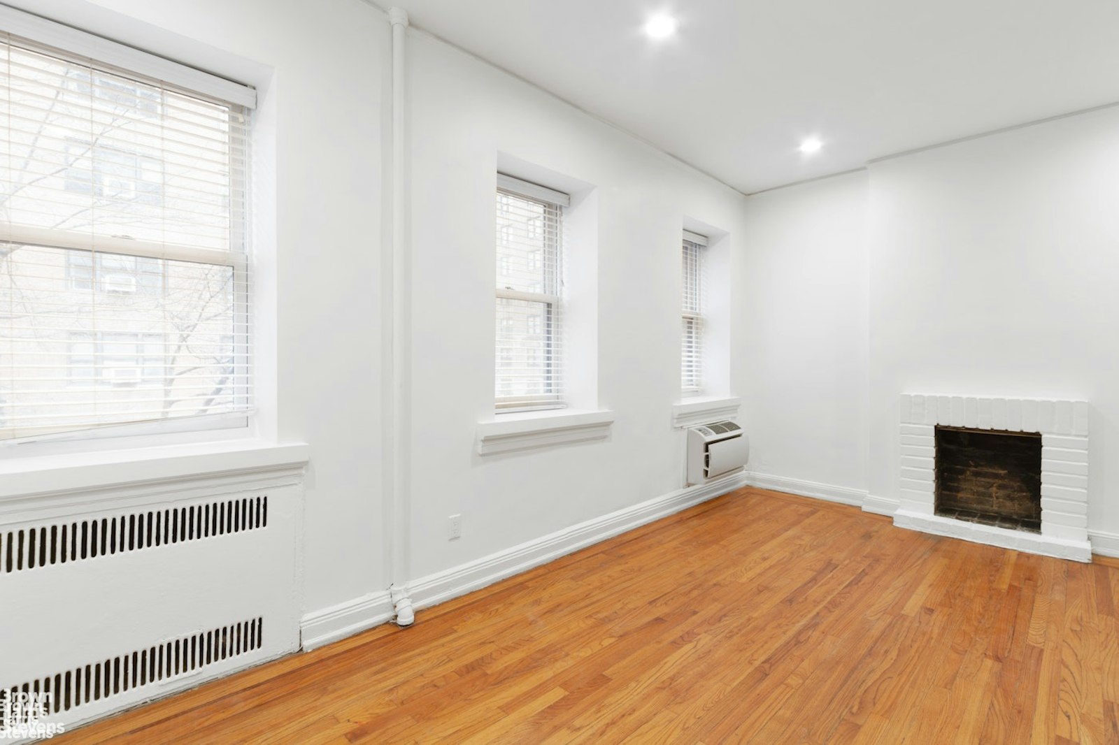 Photo 1 of 128 East 37th Street 4, Kips Bay, NYC, $2,700, Web #: 23442278