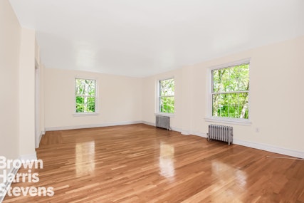 3902 Manhattan College 4B, Riverdale, New York - 3 Bedrooms  
2 Bathrooms  
6 Rooms - 