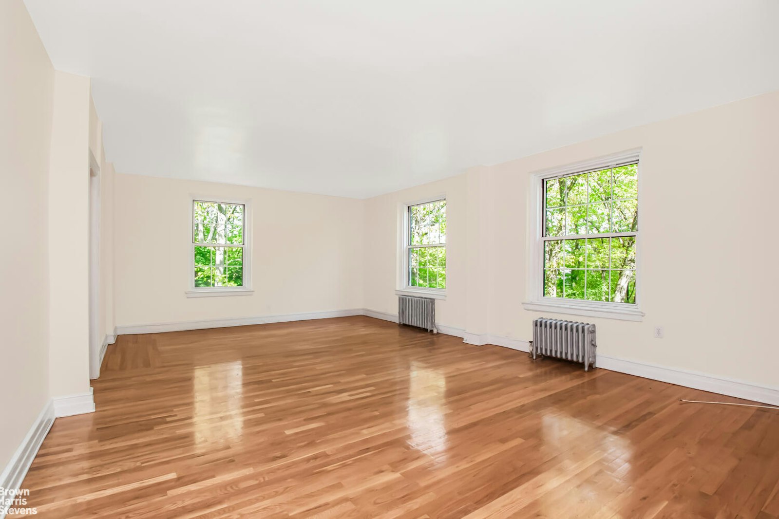 Photo 1 of 3902 Manhattan College 4B, Riverdale, New York, $3,500, Web #: 23442687