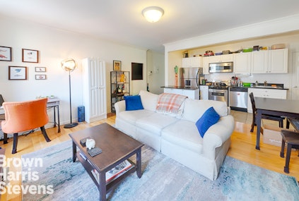 220 West 111th Street 2D, Upper West Side, NYC - 2 Bedrooms  
2 Bathrooms  
4 Rooms - 