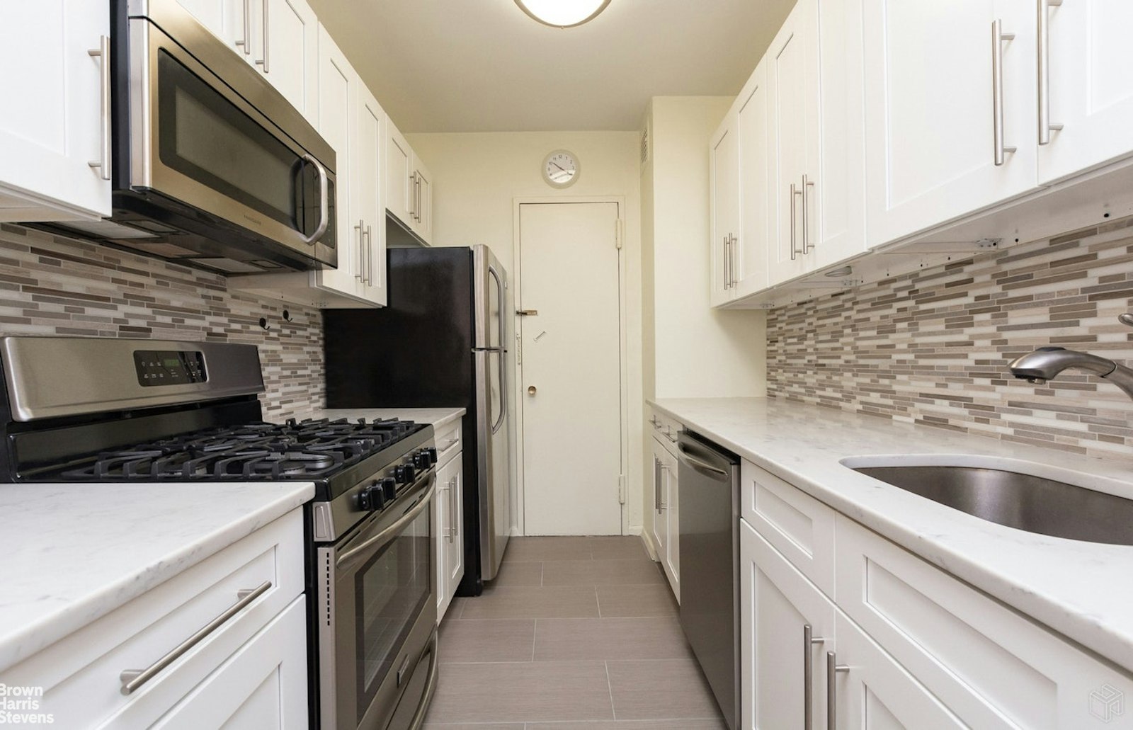 Photo 1 of 3050 Fairfield Avenue 3F, Spuyten Duyvil, New York, $239,000, Web #: 23445106