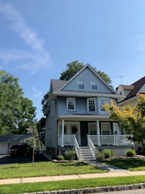 37 Brookfield Rd 2, Montclair, New Jersey - 2 Bedrooms  
1 Bathrooms  
5 Rooms - 