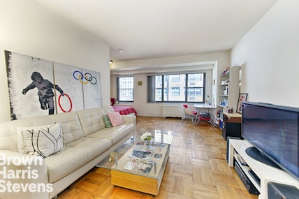 Rental Property at 35 East 38th Street 10J, Midtown East, NYC - Bathrooms: 1 
Rooms: 2.5 - $3,150 MO.