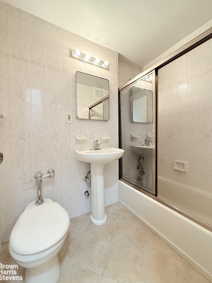 140 East 56th Street 2H Turtle Bay New York NY 10022
