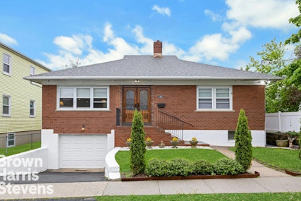 93 Crotona Avenue, Harrison, New York - 2 Bedrooms  
2 Bathrooms  
9 Rooms - 