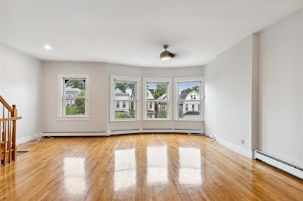 240 Harrison Ave 2, Jersey City  Journal Square, New Jersey - 2 Bedrooms  
2 Bathrooms  
5 Rooms - 