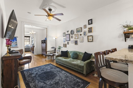 1114 Hudson St 9, Hoboken, New Jersey - 2 Bedrooms  
1 Bathrooms  
6 Rooms - 