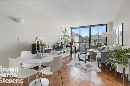 22 West 15th Street 10J, Chelsea, NYC - 1 Bedrooms  
1 Bathrooms  
3 Rooms - 