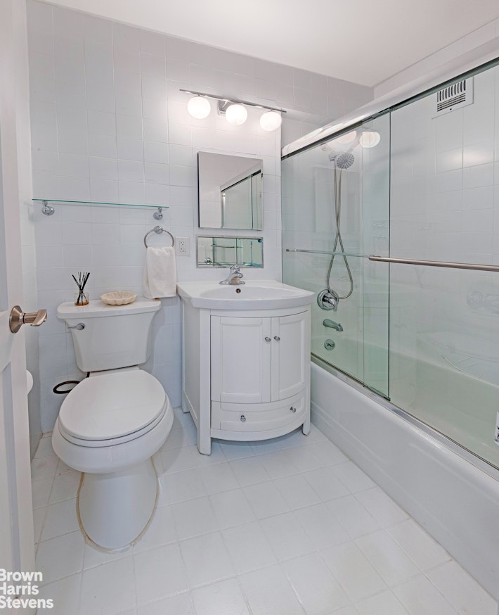 225 East 57th Street 8M Midtown East New York NY 10022